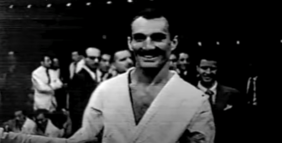 Helio Gracie smiling post-fight